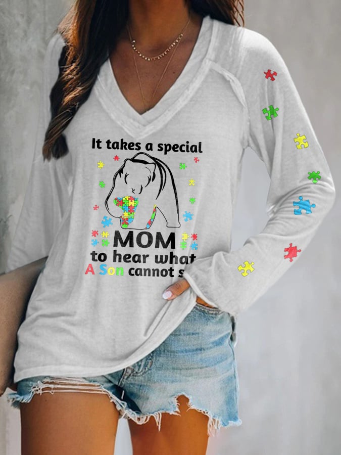 V-neck Autism Awareness It Takes A Special Mom To Hear What A Son Cannot Say Print T-Shirt